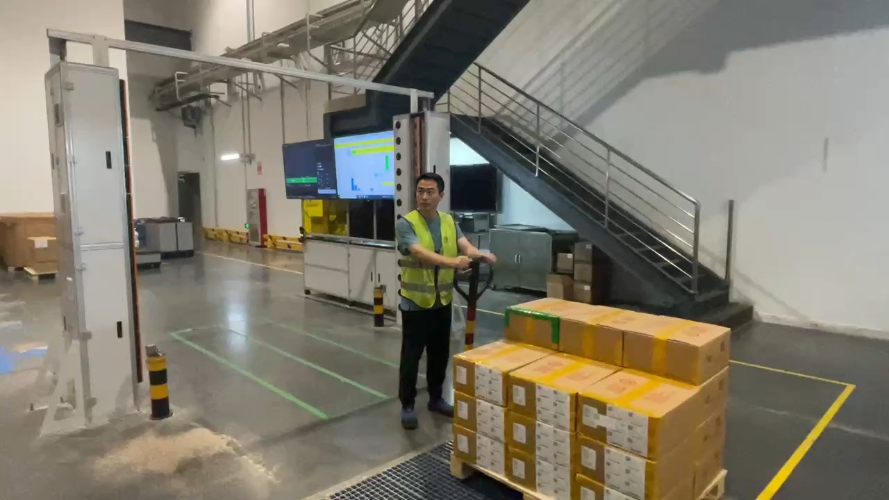汽车零部件仓库收货与转运项目现场